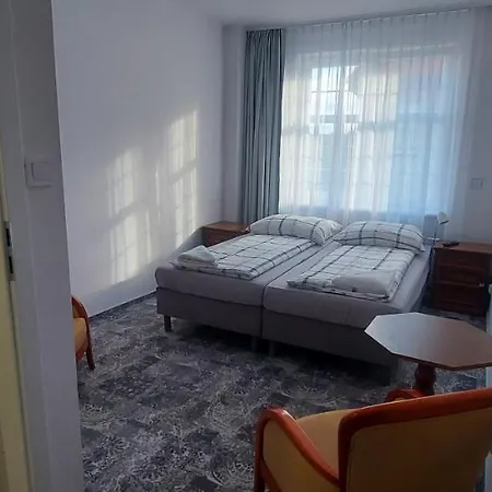 Hostel Centrum-kamienica 1924 *