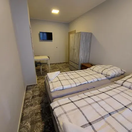 Centrum-kamienica 1924 بيت شباب شتيتشينيك