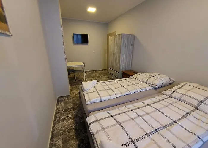 Centrum-kamienica 1924 بيت شباب شتيتشينيك