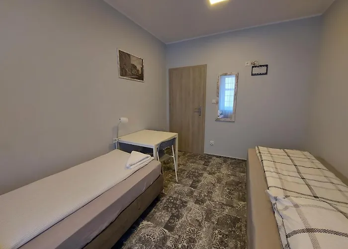 Centrum-kamienica 1924 Хостел